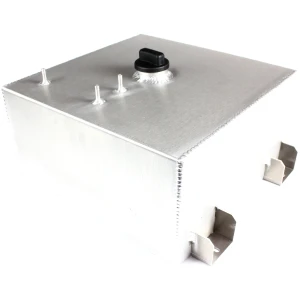 Polished aluminium brandstoftank met modern ontwerp en duurzame functionaliteit voor voertuigen.