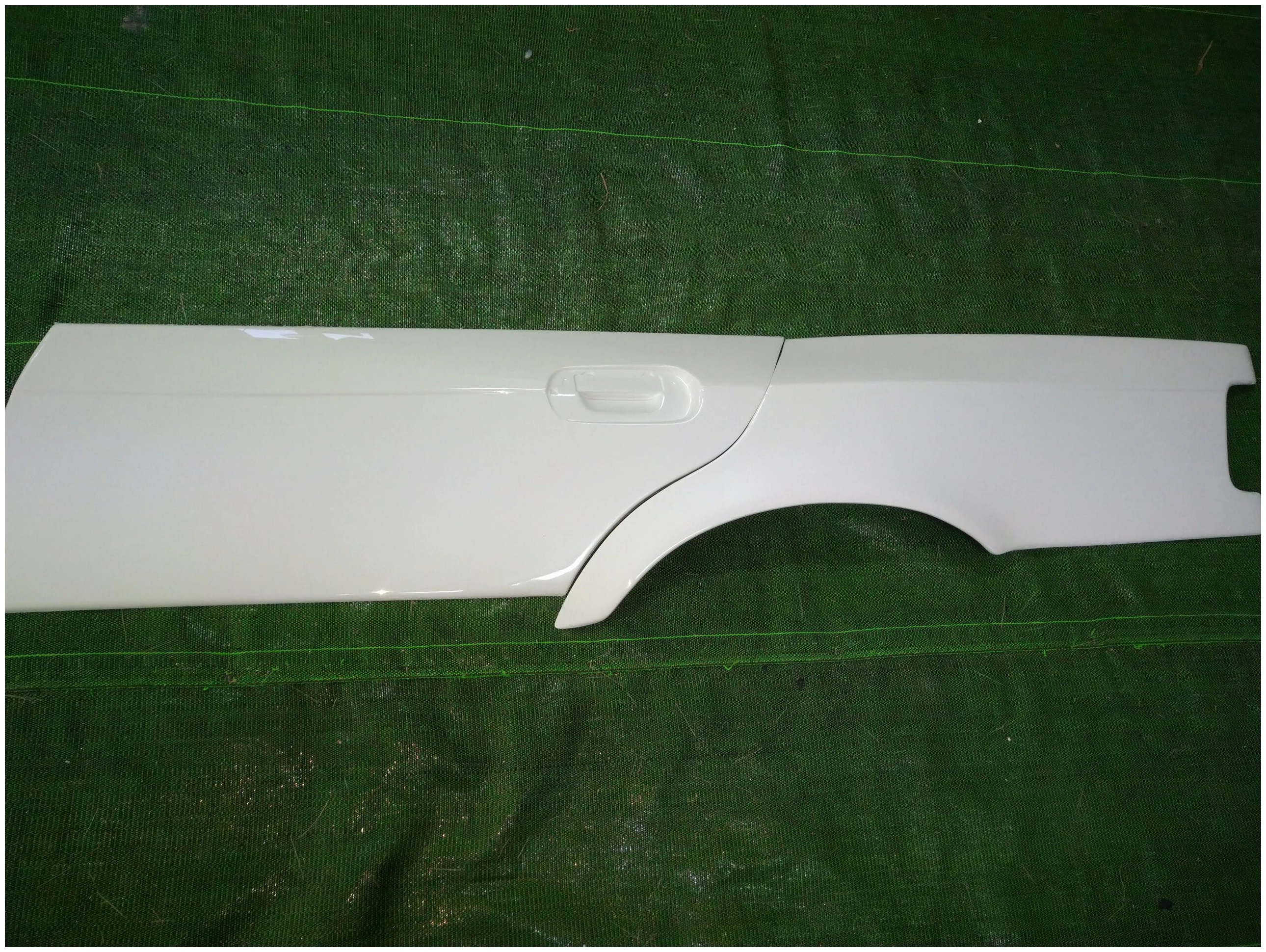 BMW E36 Sedan Overfenders Set - V2 Front +60mm / V2 Rear +45mm (With Door Handle, Felony Style) 7 BMW E36 Sedan Overfenders Set – V2 Front +60mm / V2 Rear +45mm (With Door Handle, Felony Style) - Image 7