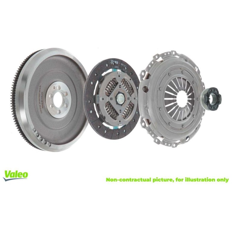 BMW E36 M50 & M52 Deze complete set vervangt het originele dubbelmassa vliegwiel door een robuust eendelig vliegwiel (Single Mass Flywheel), waardoor de aandrijflijn betrouwbaarder wordt, de gasrespons verbetert en toekomstige problemen met een defect dubbelmassa vliegwiel worden voorkomen. De set is voorzien van de 240 mm koppeling, ook wel bekend als de 2.8 grote koppeling. Hierdoor is deze set uitermate geschikt voor zowel originele als licht aangepaste motoren. Naast de BMW E36 M52B28 past deze set ook uitstekend op de volgende motoren: BMW E36 M50B20 BMW E36 M50B25 BMW E36 M52B20 BMW E36 M52B25 BMW E36 M52B28 Hierdoor is deze ombouwset een populaire keuze voor zowel vervanging als upgrades van 320i-, 323i-, 325i- en 328i-modellen. Voordelen Complete ombouw van dubbelmassa naar eendelig vliegwiel Uitgerust met de 240 mm (2.8) koppeling Betrouwbare OEM-kwaliteit van VALEO Verbeterde gasrespons Duurzamere oplossing dan een dubbelmassa vliegwiel Ideaal voor straatgebruik, drift, trackdays en motorsport Perfecte pasvorm voor BMW M50- en M52-motoren Lange levensduur Inhoud van de set Eendelig vliegwiel (Single Mass Flywheel) 240 mm koppelingsplaat Drukgroep Druklager Vliegwielbouten Let op: Voor de montage is speciaal gereedschap vereist. Technische specificaties Eigenschap Specificatie Fabrikant VALEO Artikelnummer 835038 Type Ombouwset koppeling Ombouw Dubbelmassa vliegwiel naar eendelig vliegwiel Geschikt voor BMW E36 met M50- en M52-motoren Diameter koppelingsplaat 240 mm Aantal tanden 10 Vertanding 29 x 23 mm Maximaal draaimoment 110 Nm Inclusief vliegwiel Ja Inclusief vliegwielbouten Ja Inclusief druklager Ja Gewicht 18,71 kg Geschikt voor BMW E36 320i (M50B20) BMW E36 325i (M50B25) BMW E36 320i (M52B20) BMW E36 323i (M52B25) BMW E36 328i (M52B28) Ook zeer geschikt als upgrade voor M50- en M52-swaps, waarbij gekozen wordt voor de grotere en sterkere 240 mm (2.8) koppeling.