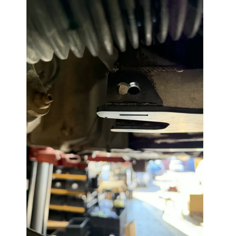 Versteviging Voorasdrager E90 E8X met Extra Camber BMW 4 Set verstevigingsdelen met bouten voor de voorste subframe van een BMW E82 of E88