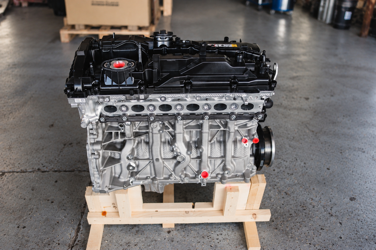 Nieuwe BMW B58 Gen 2 (B58B30C, motorcode B58B30M1) 2-Port Long Block – Origineel BMW – 1 Jaar Garantie 2 BMW B58 Gen 2 long block zijaanzicht uitlaatzijde