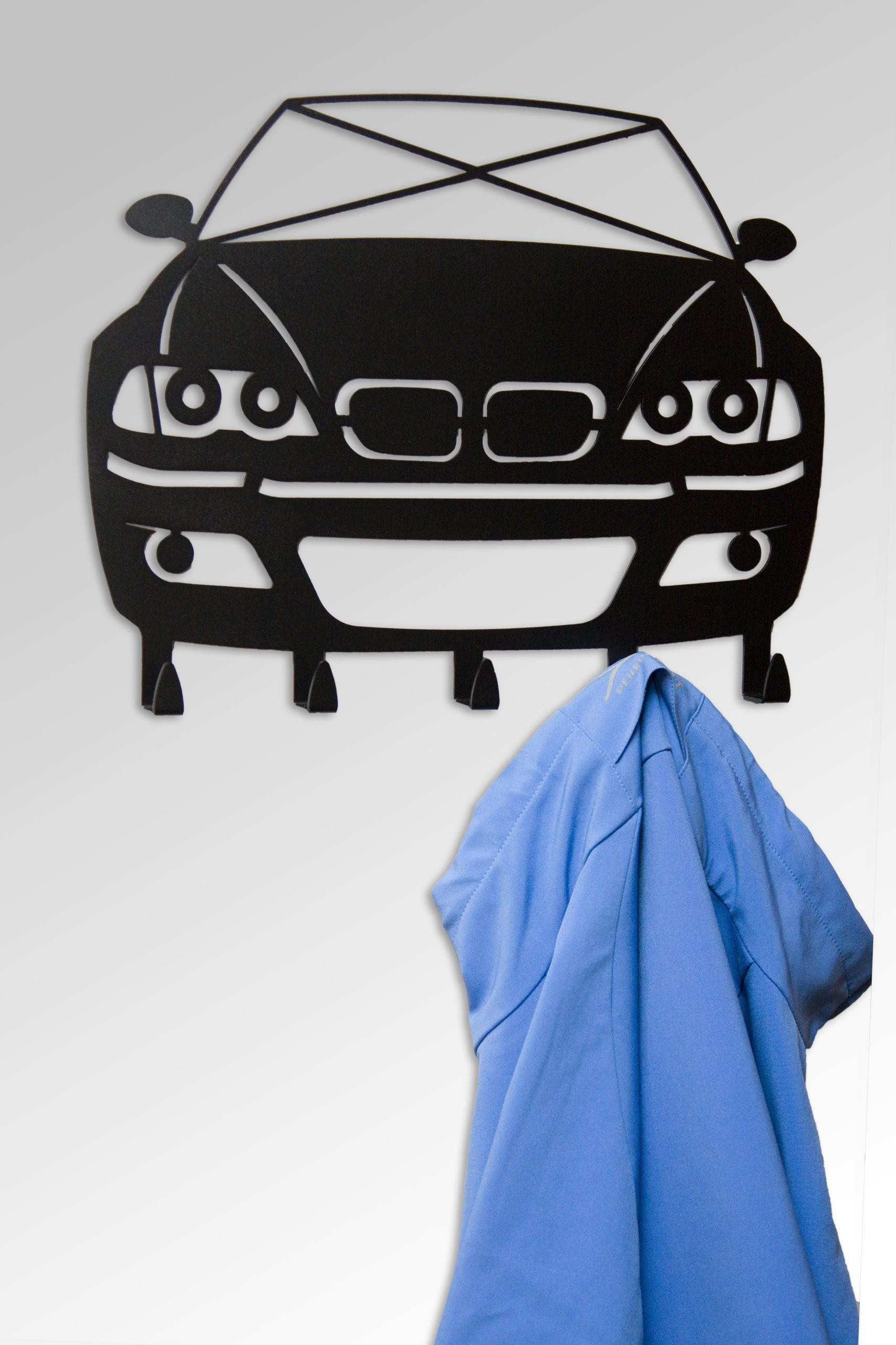 Drift Garderobenhaken BMW E46, Geschenk für Autoliebhaber 3 BMW E46 Garderobenhaken an der Wand mit einem blauen Shirt am Haken