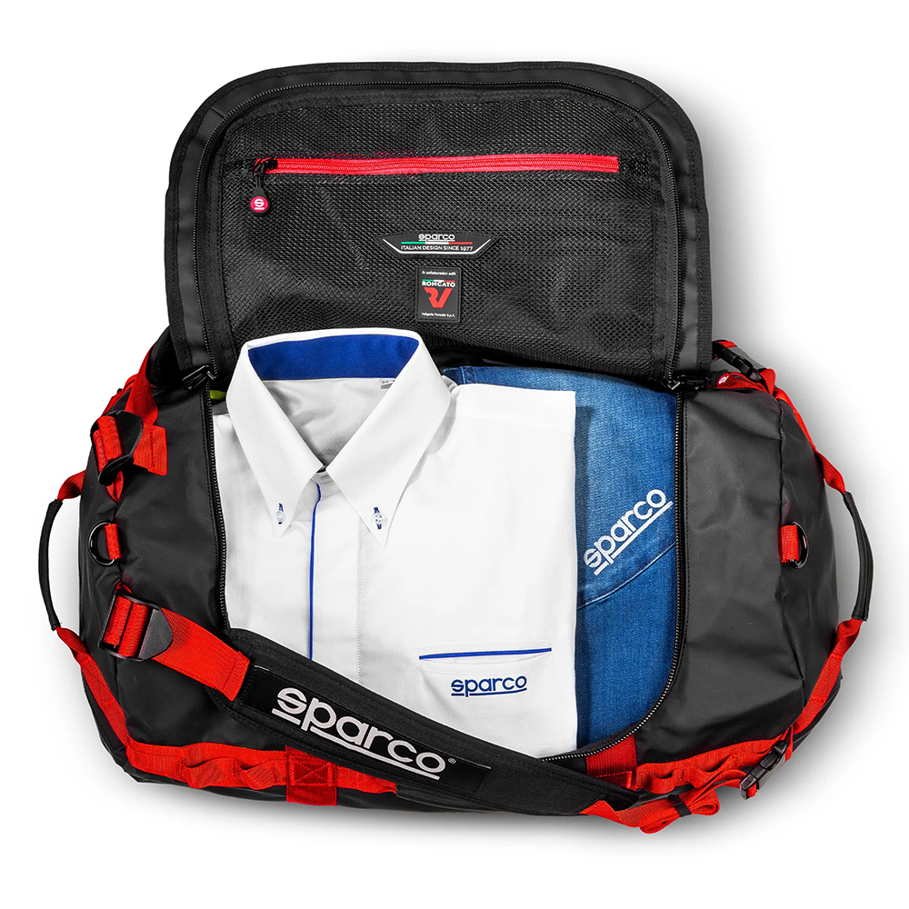 Sparco Dakar duffle bag small 5 Achterkant van de Sparco Dakar small met schouderbanden