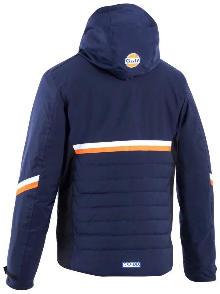 Sparco Gulf Winterjacke 2 Achterkant van de marineblauwe Gulf jas van Sparco met logo's